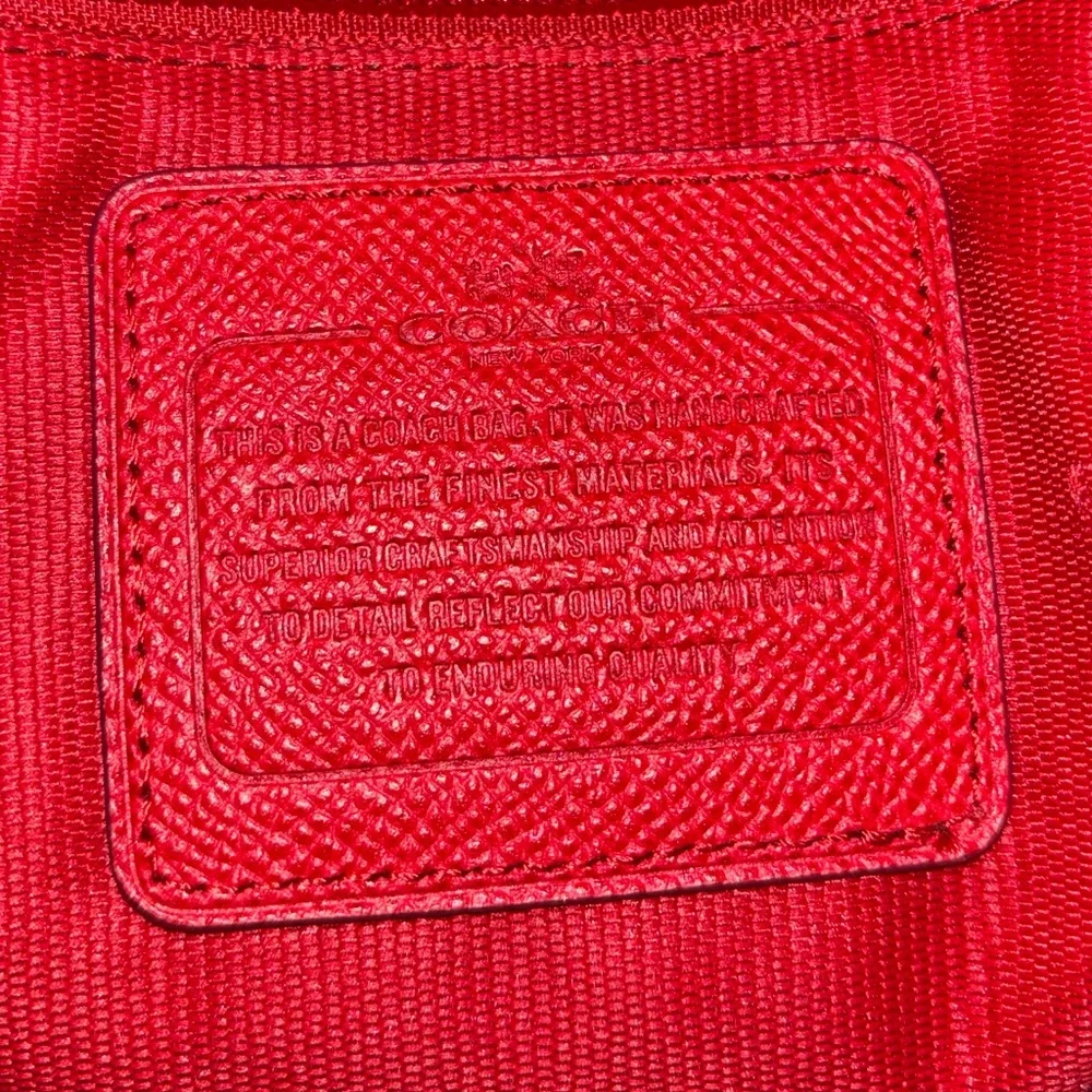 Coach GUC Town Car Tote in Red Leather - Picture 6 of 12